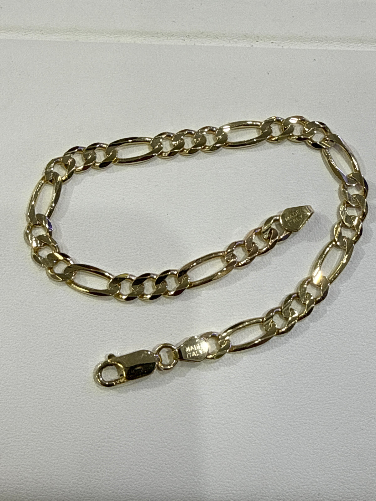 14KT Yellow Gold 6MM Figaro Link Bracelet. 10.8 GR - 9"