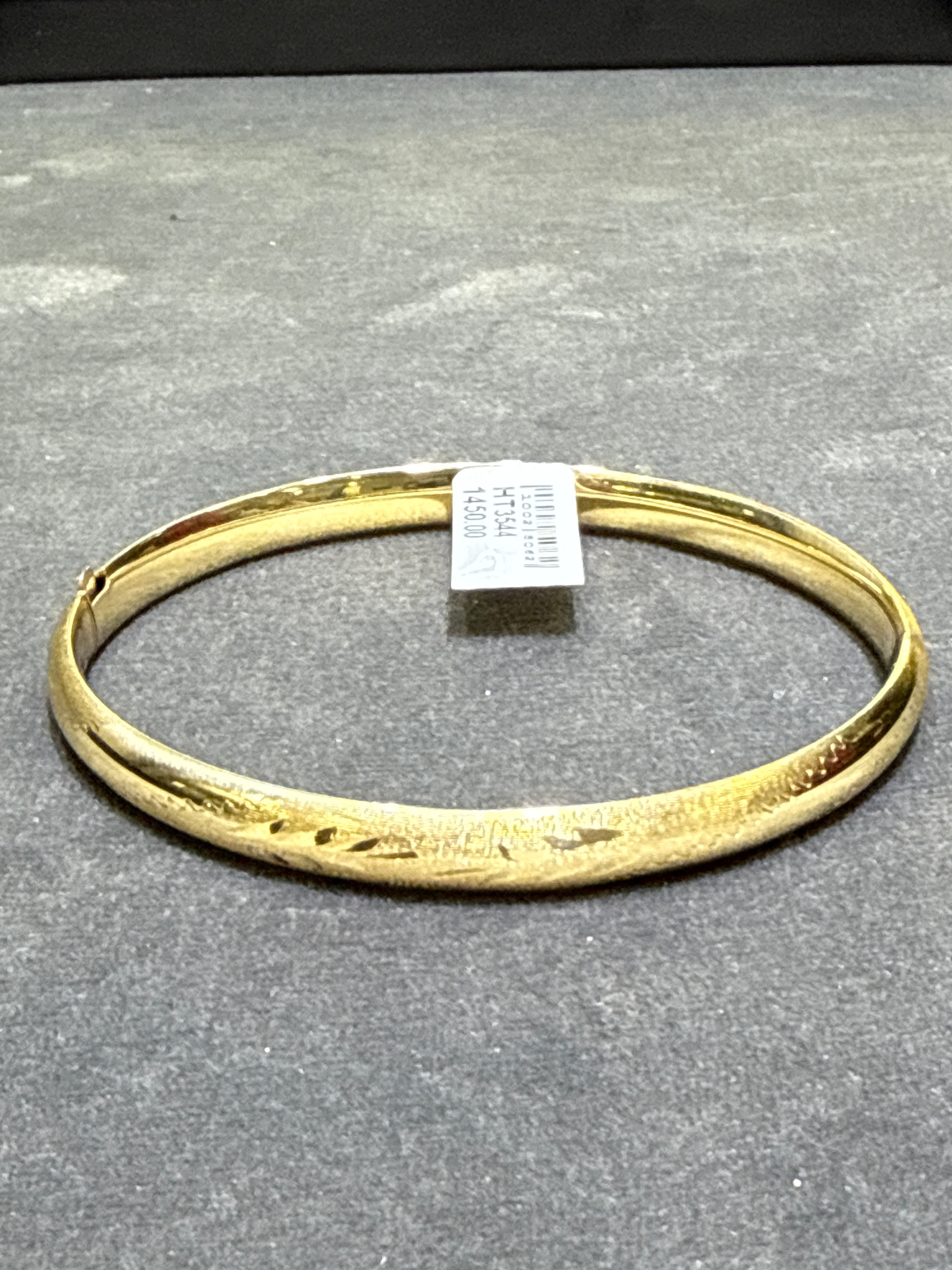 14KT Yellow Gold 6.5MM Satin/Finish & Diamond Cut Bangle Bracelet. 8.8GR - 7.5"